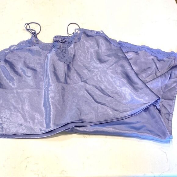 Valerie Stevens Vintage Lavender Satin Cami
Crop Pant Lace trimmed sleep set L - Picture 1 of 8